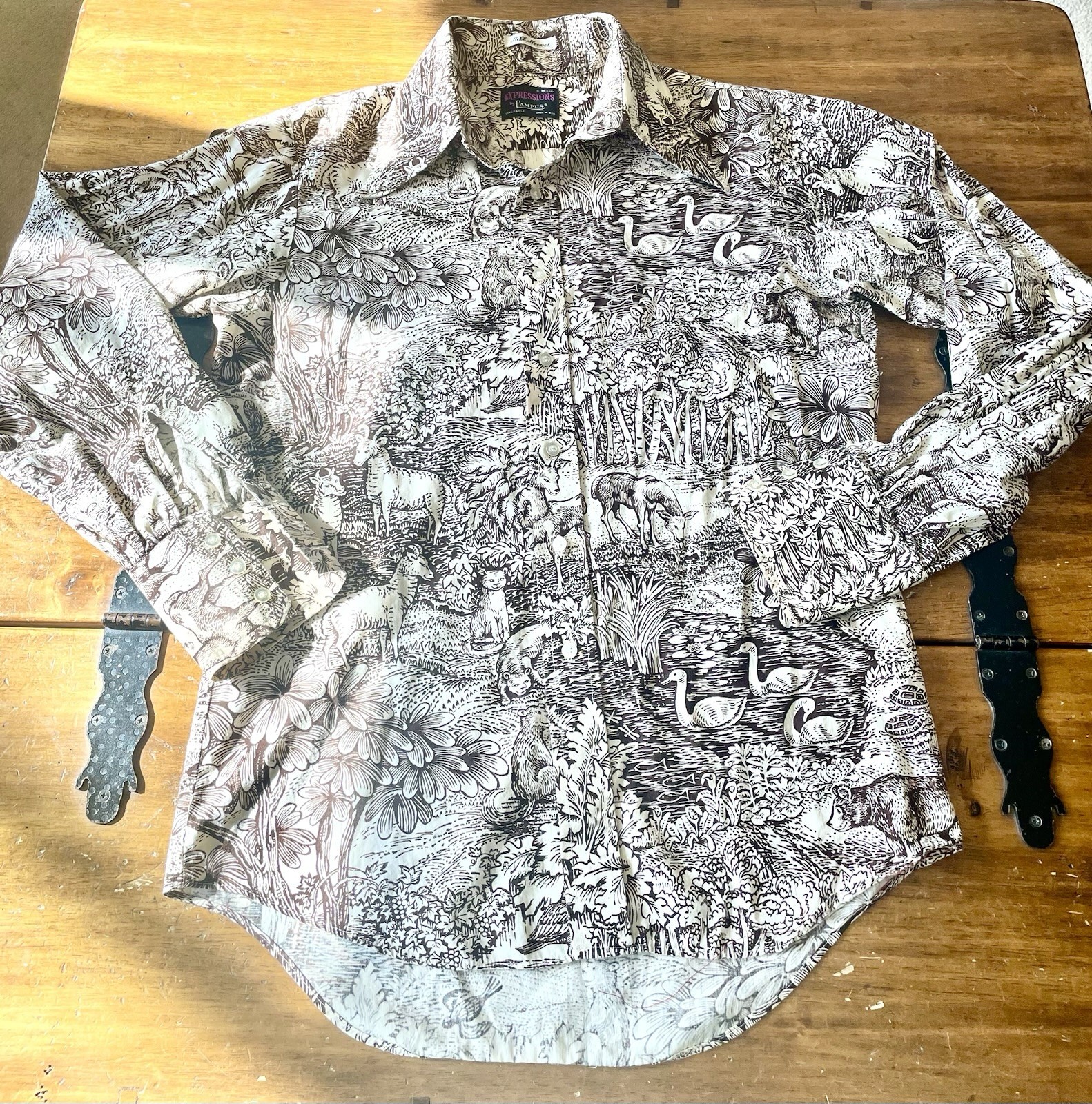 Vintage Expressions Campus Button-Up Shirt Medium… - image 1