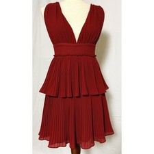 Lulu's Red Pleated V-Neck Tiered Cocktail Dress romantic coquette holidays small