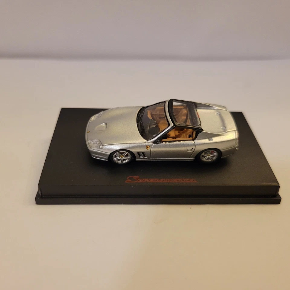 Coche modelo REDLINE 1/87 FERRARI SUPERAMERICA SPIDER 2005 plateado. *leer Foto 4 de 4