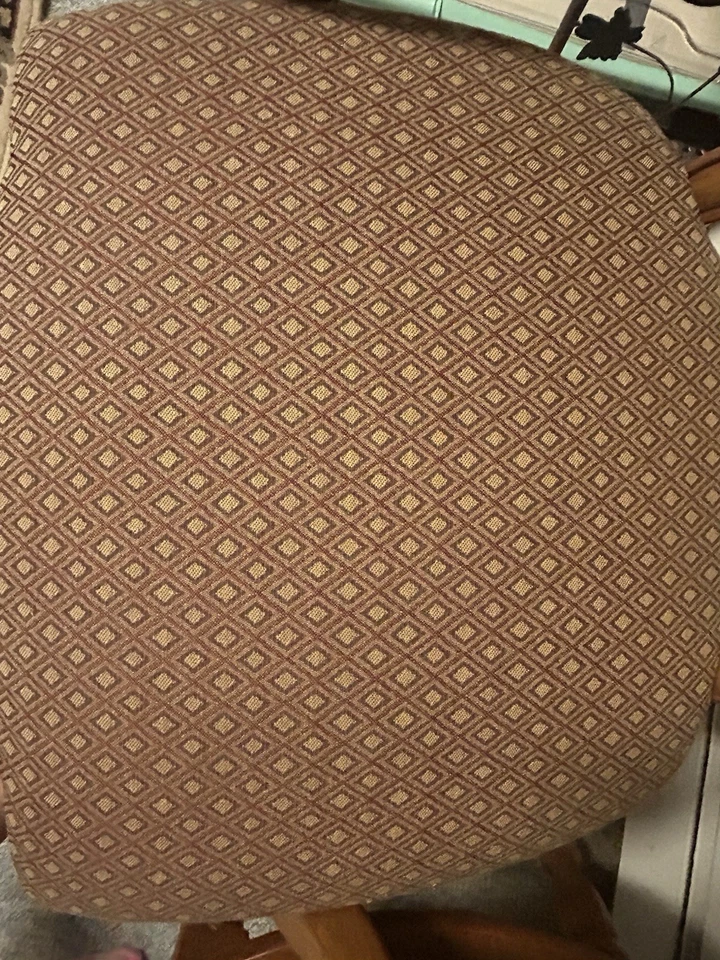 Roble macizo - Juego de sillas de cojín de estilo victoriano con mesa de madera Foto 4 de 4