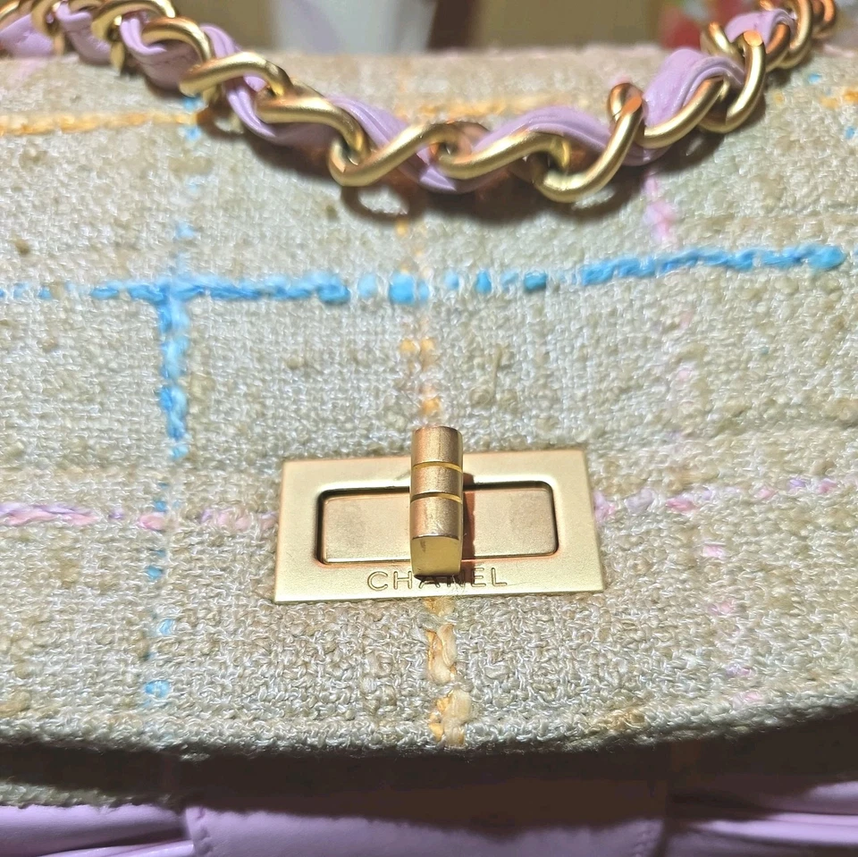 Auth Chanel Tweed Chain Shoulder Cross Body Bag Gold Fittings Leather Strap - Image 3 of 4