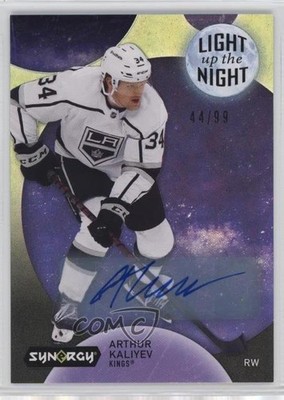 2022 Upper Deck Synergy Light Up The Night Green 44/99 Arthur Kaliyev Auto u2v
