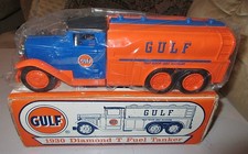ERTL STOCK  B784,1930 DIAMOND T FUEL TANKER ,DIE CAST