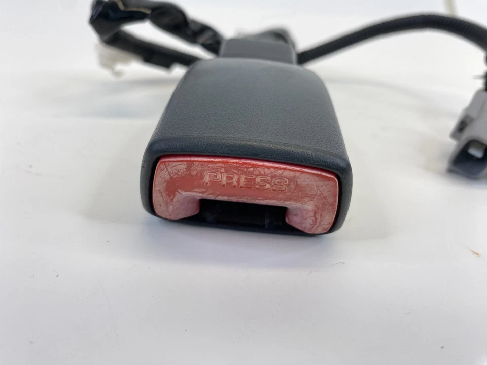 2005-2008 Pontiac Vibe Front Right Seat Belt Buckle 56458-A OEM Foto 3 de 4