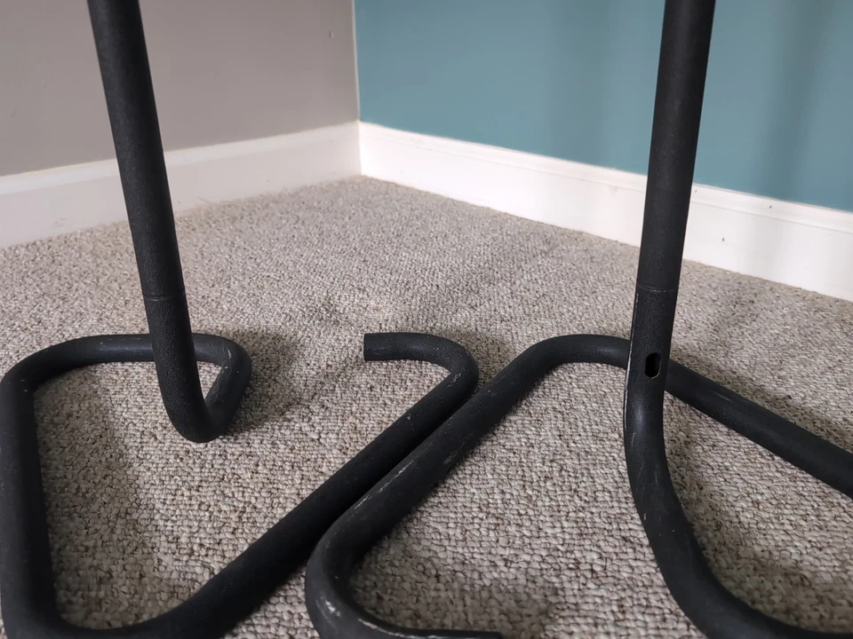 Par de soportes de altavoz ajustables, 24-35" de altura para estantería pequeña Foto 4 de 4