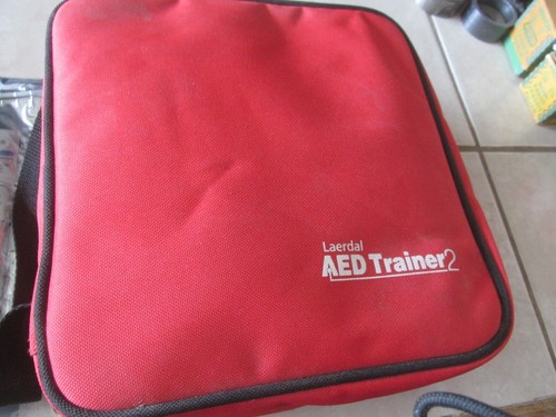 Laerdal AED 2 Trainer Training Tool With 1 Set Of New Pads - Picture 9 of 10