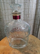 Crown  XR Rare ウイスキー ギフトボックス入り Crown Royal XR Extra Rare Whiskey (Red Box Waterloo