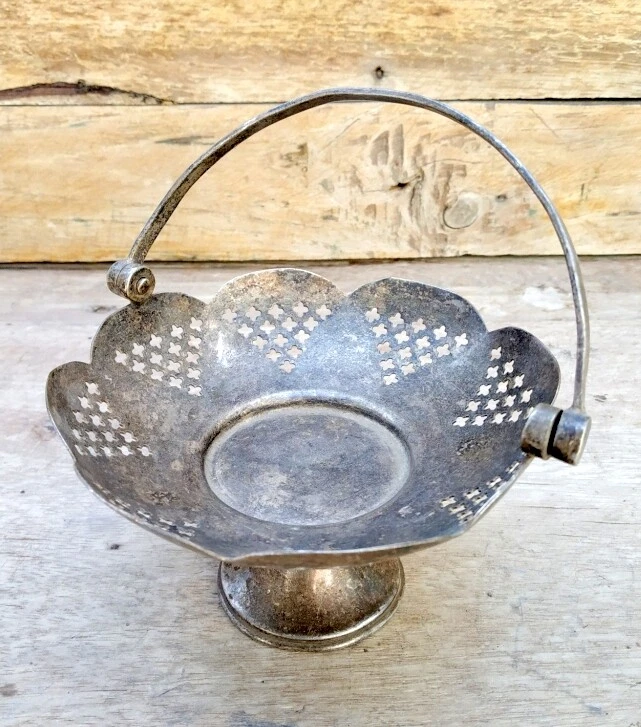 Cesta vintage hecha en plata templo ritual floral corte Jali hecha en Inglaterra Foto 2 de 4