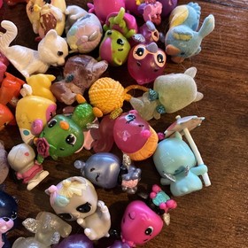 Hatchimals Colleggtibles Mini Figures Lot Of 70+ Mixed Seasons Mini Toys Colors