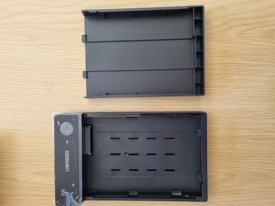 UGREEN Festplattengehäuse, USB 3.0 auf SATA HDD Caddy für 2,5 3,5 Zoll SSD HDD