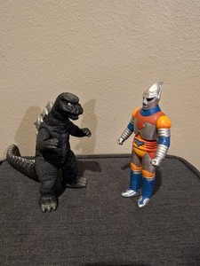 Bandai Godzilla 1974 and Jet Jaguar 6 inch Movie Monster Series Figure Rare!