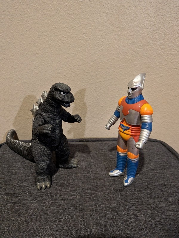 Bandai Godzilla 1974 and Jet Jaguar 6 inch Movie Monster Series Figure Rare!