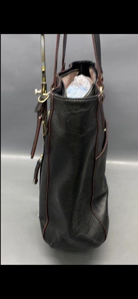 Bolso de hombro Emma Fox de cuero negro dividido con cremallera superior Foto 4 de 4