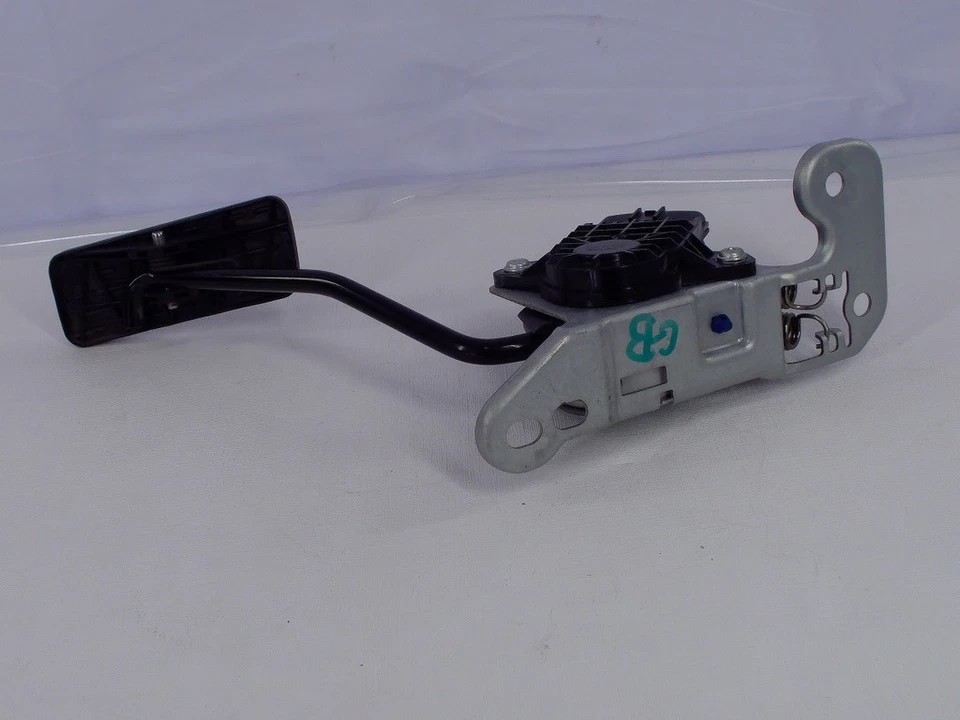 Pedal de acelerador Subaru Outback 2005-2007 OEM 36010AG021 Foto 4 de 4