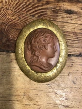 ANTIQUE VICTORIAN LAVA CAMEO LADY BROOCH PIN SET IN GILDED BRASS LARGE 2 5/8”