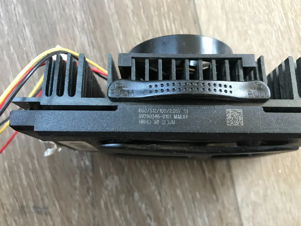 Intel SL3JM Pentium III 600MHz  Processor with Fans and Heatsink Slot 1 CPU - Image 2 of 4