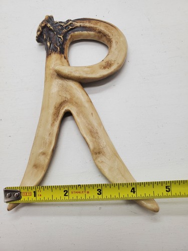 Polyresin Antler Style Looking Letter R Wall hanger 8 in x 4.5" Very good - Picture 8 of 9