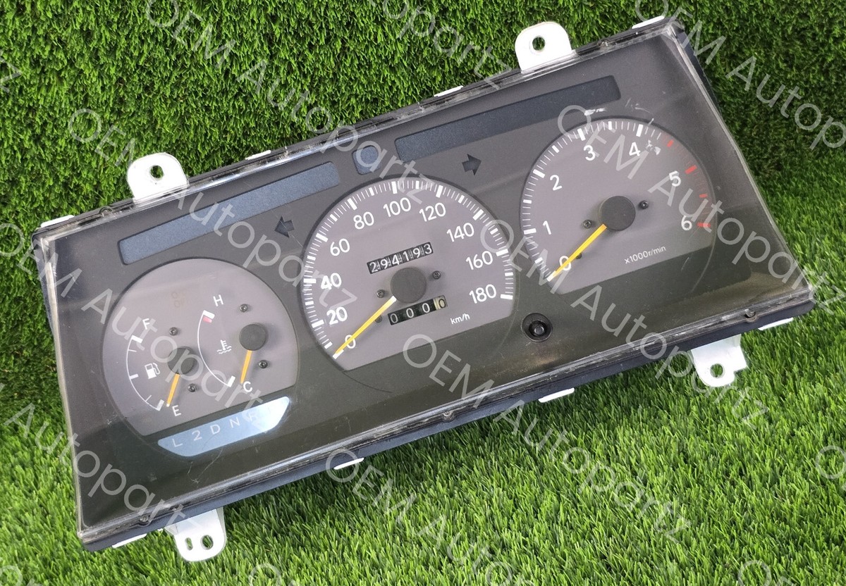 Toyota Hiace 1996-1998 Super custom Cluster Speedmeter Guage 83100