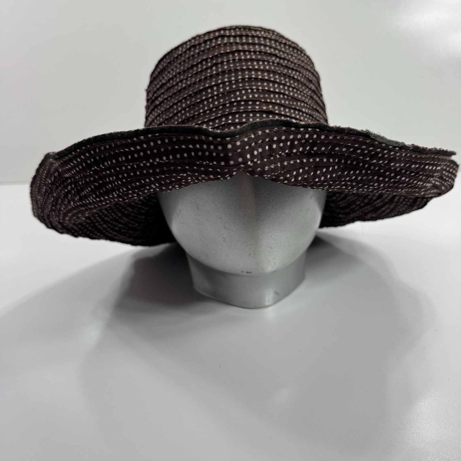 Wallaroo Hat Co Scrunchie Poseable Brim Brown Whi… - image 6