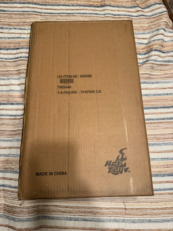 **Sam Wilson** como boneco Capitão América Hot Toys TMS040 *com remetente original* - Imagem 2 de 2