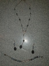 Parure GUESS collier boucles