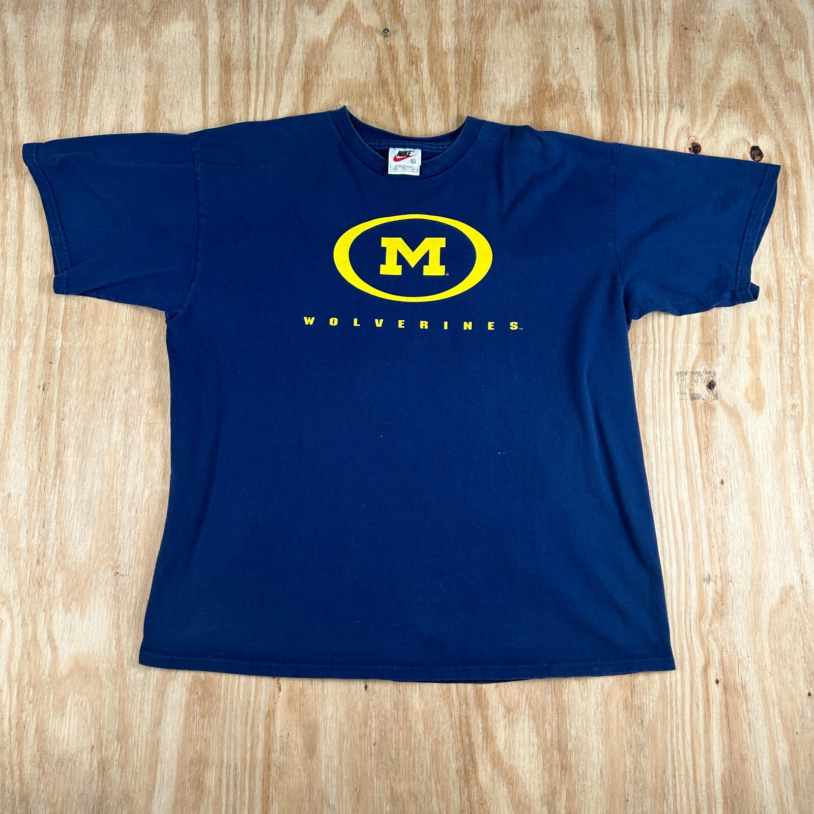 Vintage Nike Michigan Wolverines Crew Neck Short Sleeve Navy T-Shirt Size XL