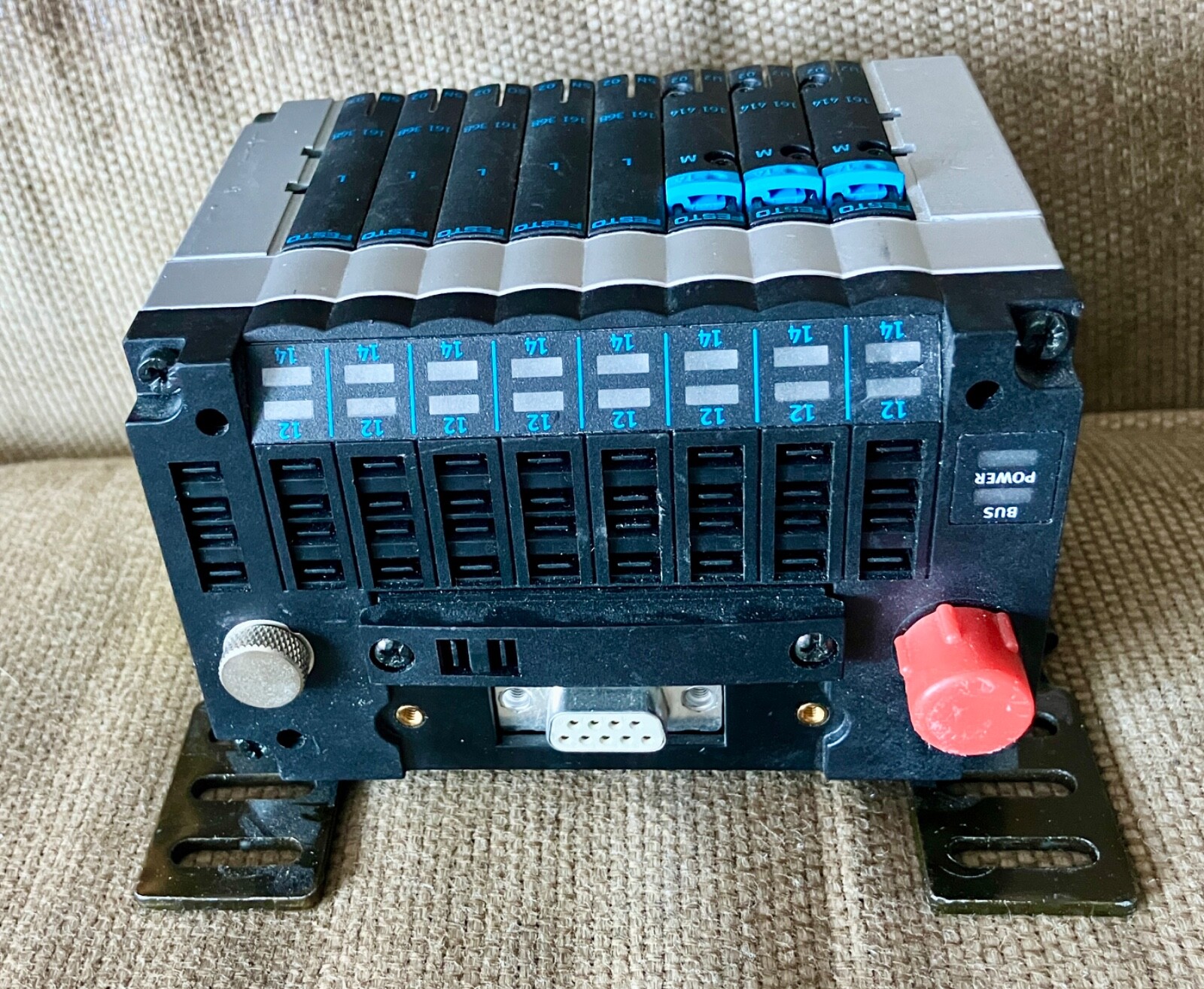 Festo CPV-10-VI CPV10-GE-DIO1-8 Pneumatic Valve Assembly