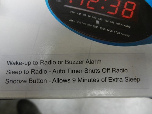 Durabrand Clock alarm radio blue electric.  CR-500 - Picture 13 of 13