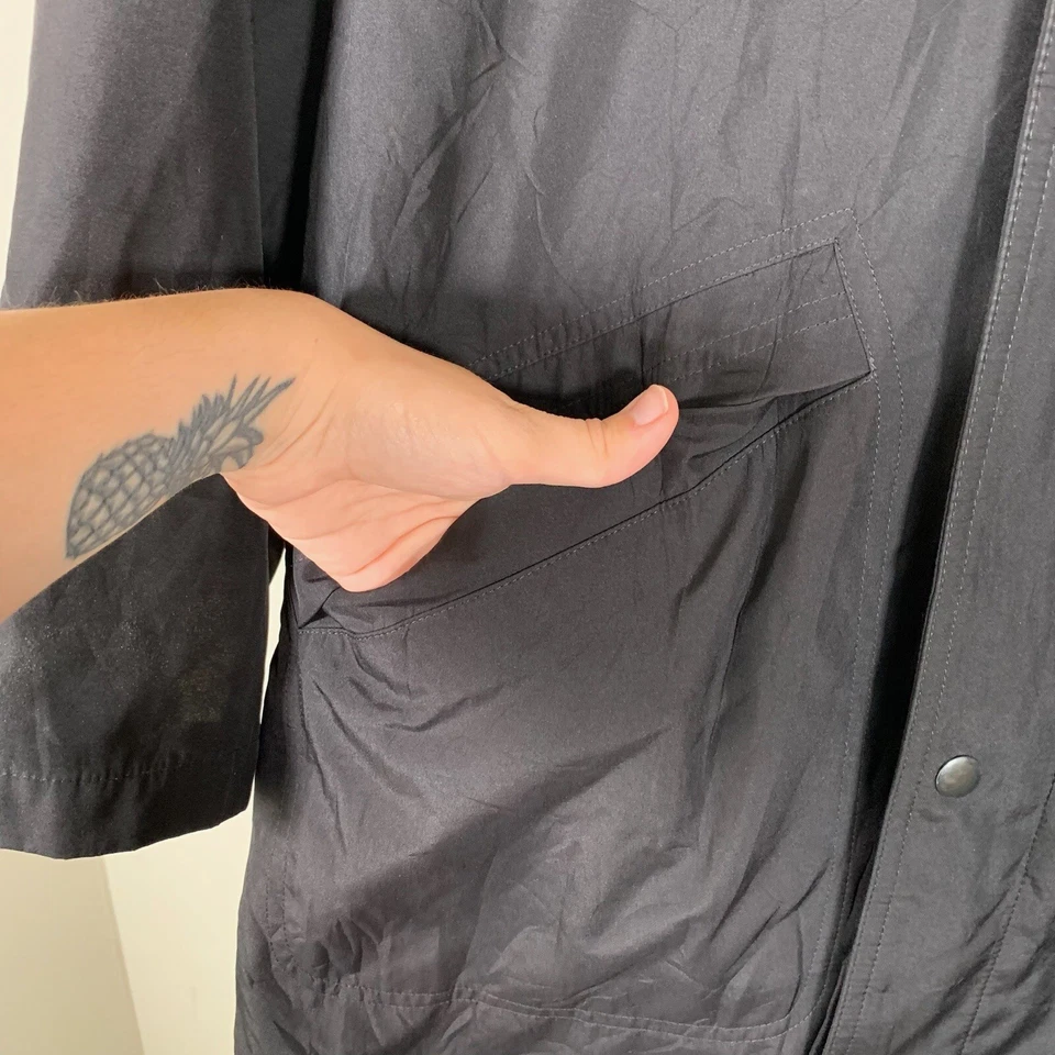 Gabardina Kenneth Cole para hombre pequeña negra con bolsillos impermeable solo limpieza en seco Foto 2 de 4