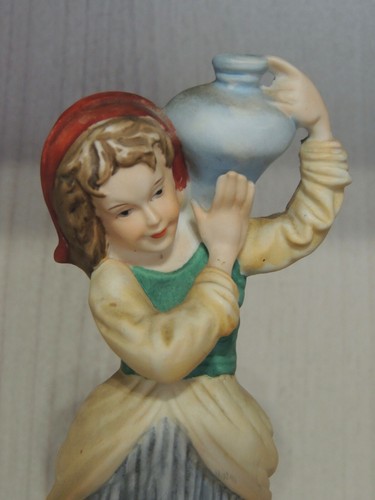 Estatuilla de porcelana vintage de Capodimonte, The Farmer Woman - Imagen 9 de 12