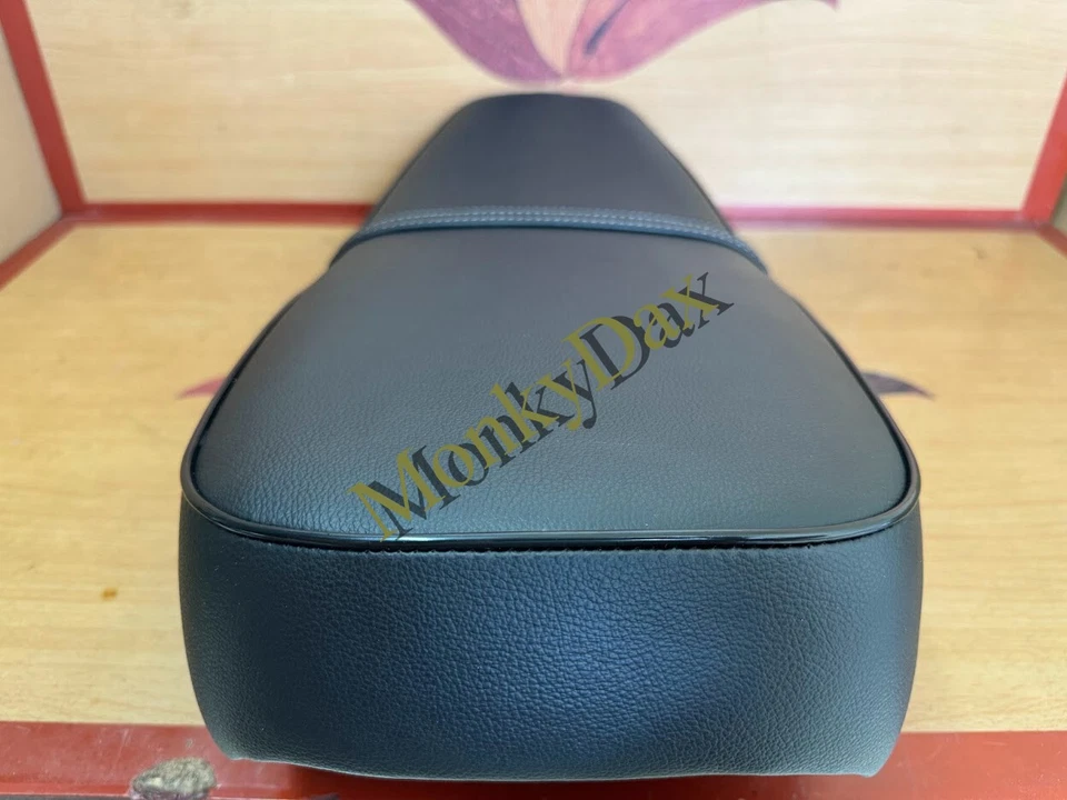 Asiento Honda 250 305 Scrambler CL72 CL77 1962-1965 modelo temprano. Metal Pan 2C-Clip Foto 3 de 4