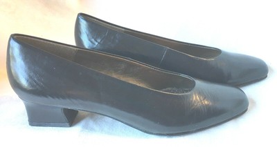 hush puppies narrow shoes