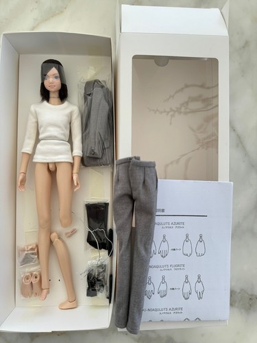 U NOA Unoa U-Noa 27cm Haustier Azurit Junge Mann Anzug Stil schwarzes Haar *beschädigt* - Bild 6 von 13