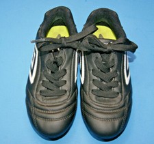 Umbro Soccer Cleats Youth Size 12 Black w/ White Very Clean Pre-owned Condition