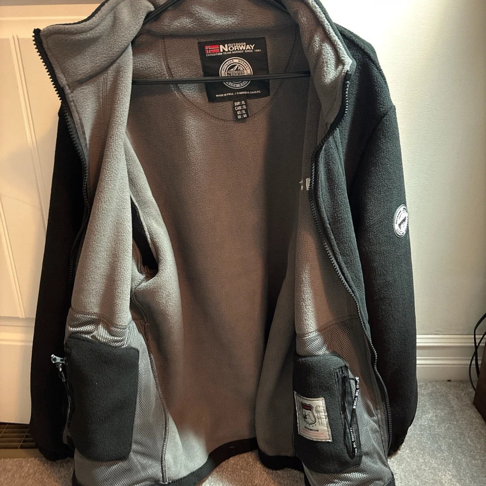 Abrigo de exterior Noruega nuevo Foto 2 de 3