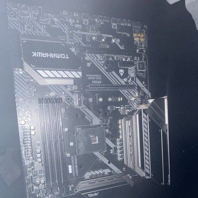 MSI MAG B550 TOMAHAWK ATX Motherboard Socket AM4 DDR4 PCIe 4.0 HDMI Gaming