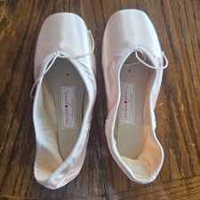 Russian Pointe Model P, Size 38, width 5, vamp 2, Shank HF
