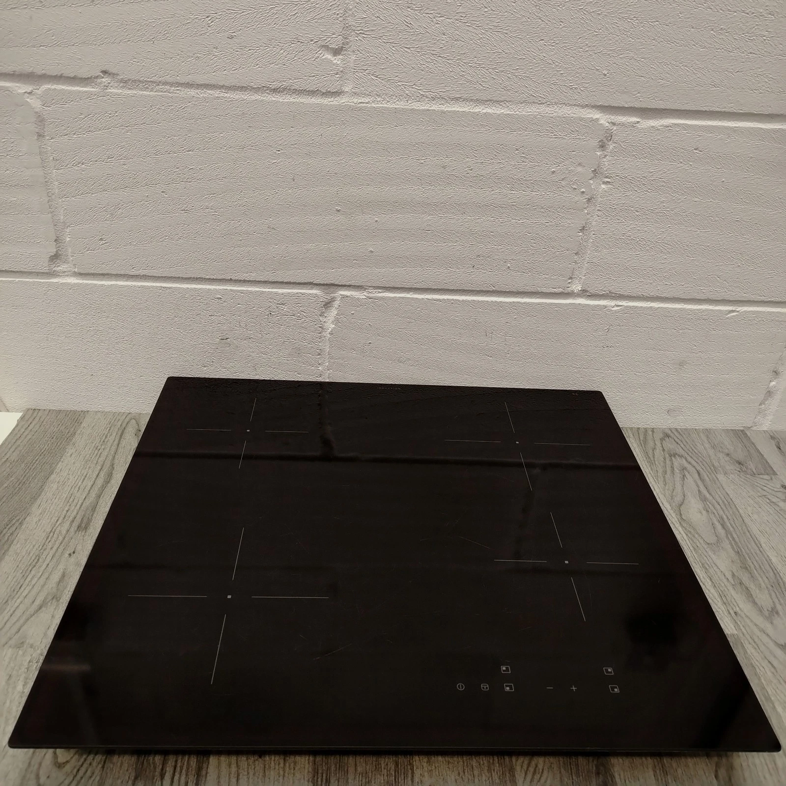 IKEA Grundad 4 Zone Induction Hob - Black Glass - Touch Control - 60cm
Opens in a new window or tab