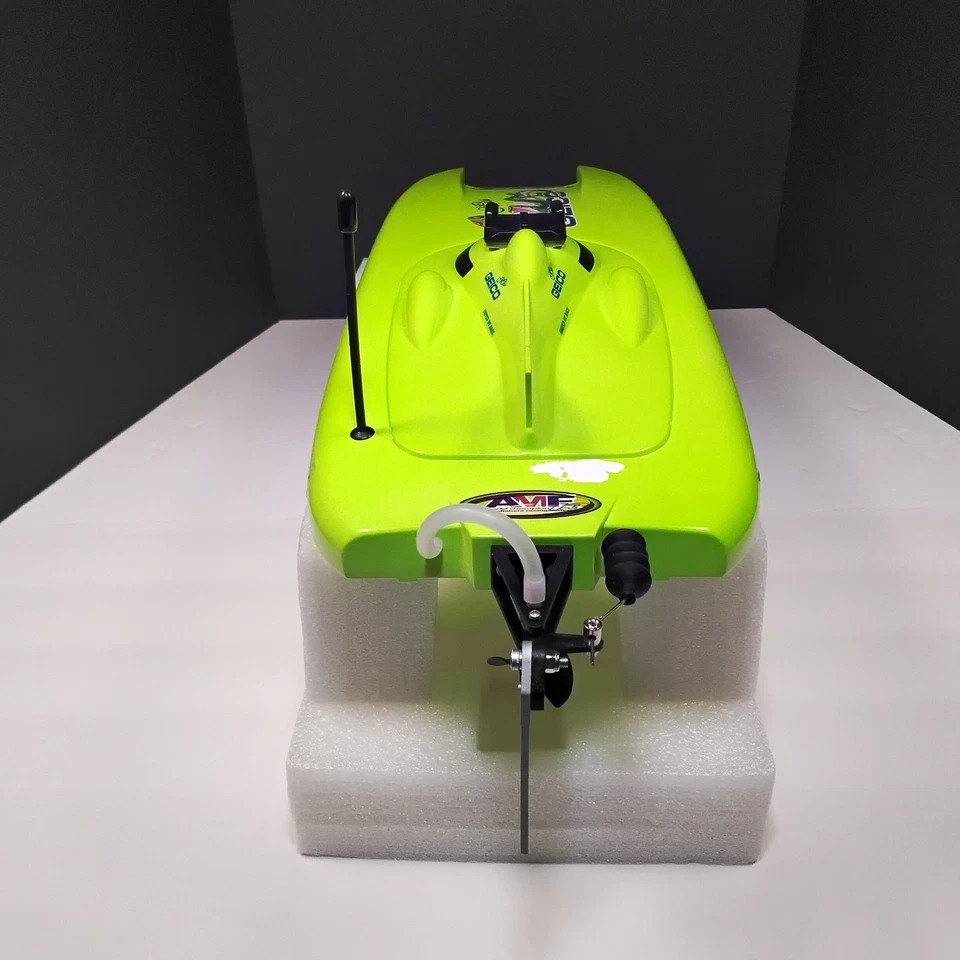 Proboat Miss Geico #113 17" Catamaran PRB08019 RC Boat  (Tested, Working ) - Image 3 of 4