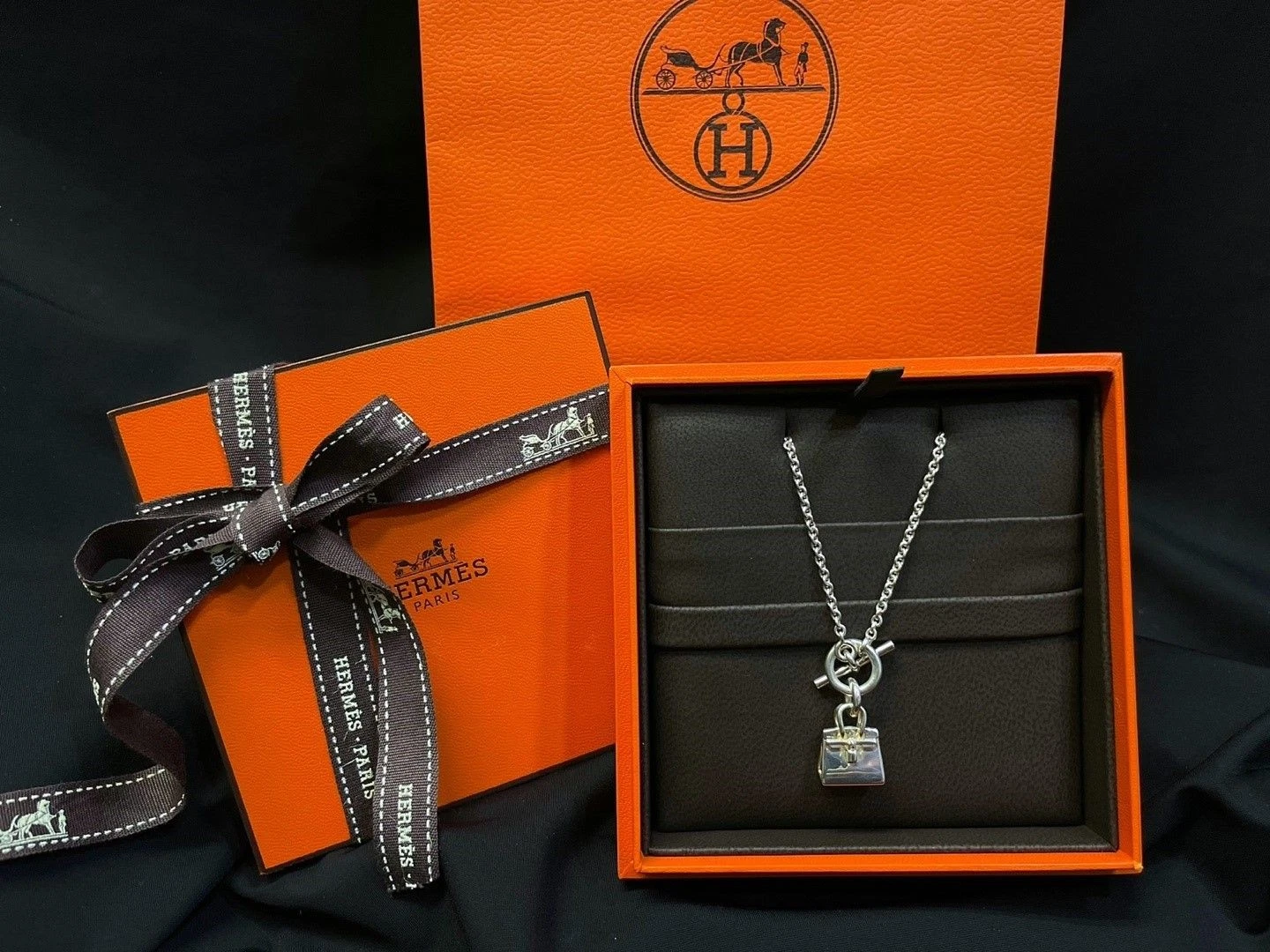 HERMÈS Collana Hermes Birkin Amolete Argento 29471836