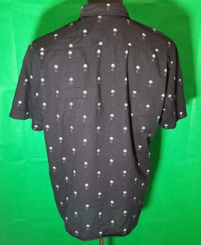H&M Men's Button Up Shirt Size Large Black Palm Trees Casual Resortwear Retro - Image 3 of 4