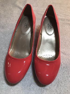 EAST 5th, Yasmin, Size 8M, Flex Form, in Salmon Color Patent, with