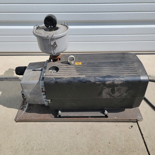 BUSCH Rotaty Vane Vacuum Pump SV 1040 C 000, 120 mBar Absolute Pressure