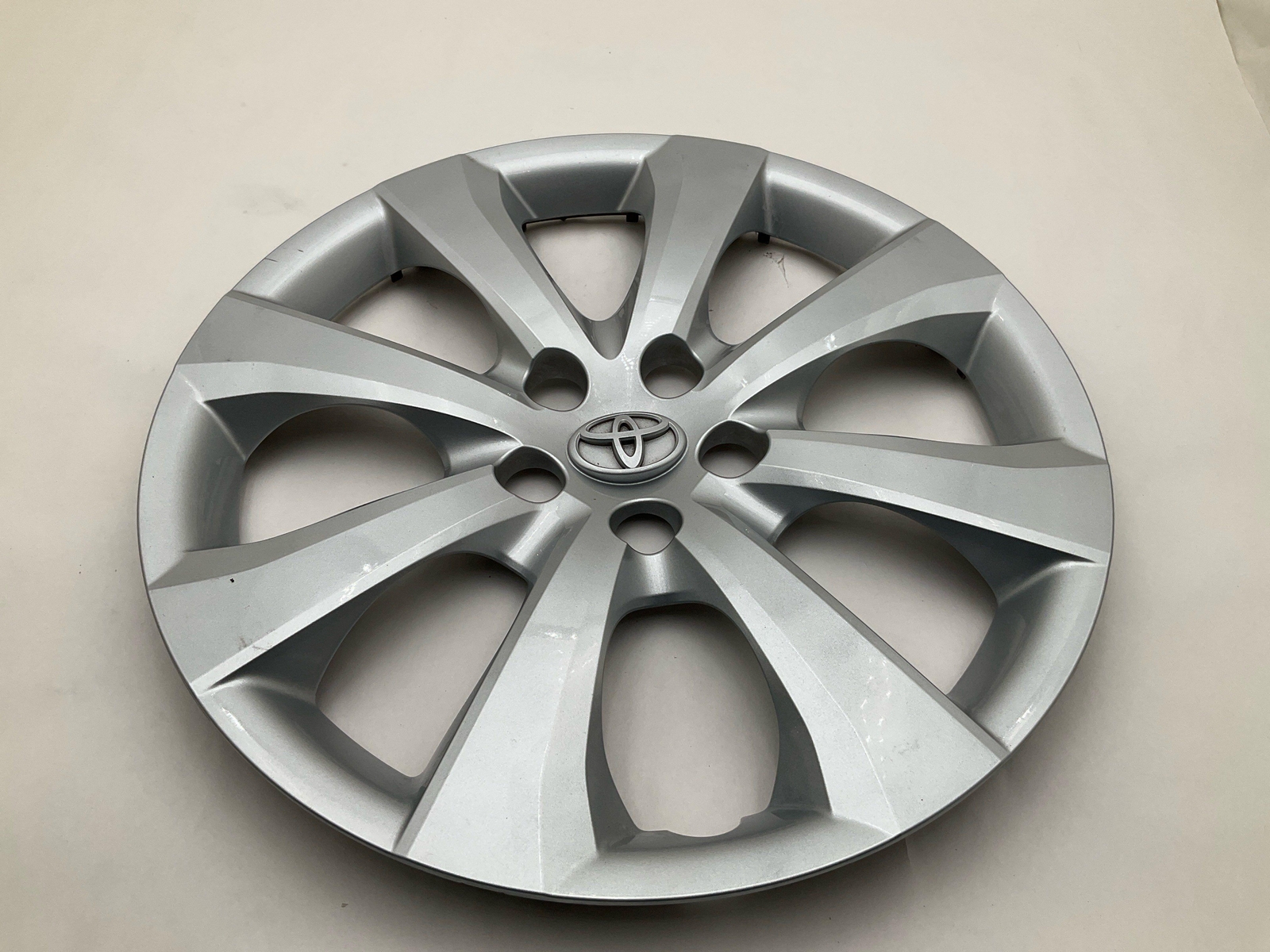 2020-2024 TOYOTA COROLLA Wheel Cover Used Oem 16