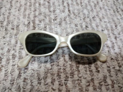 Vintage 50s 60s Willson Cat Eye Women's Sunglasses Pearl White Grunge Cobain - Image 1 of 4