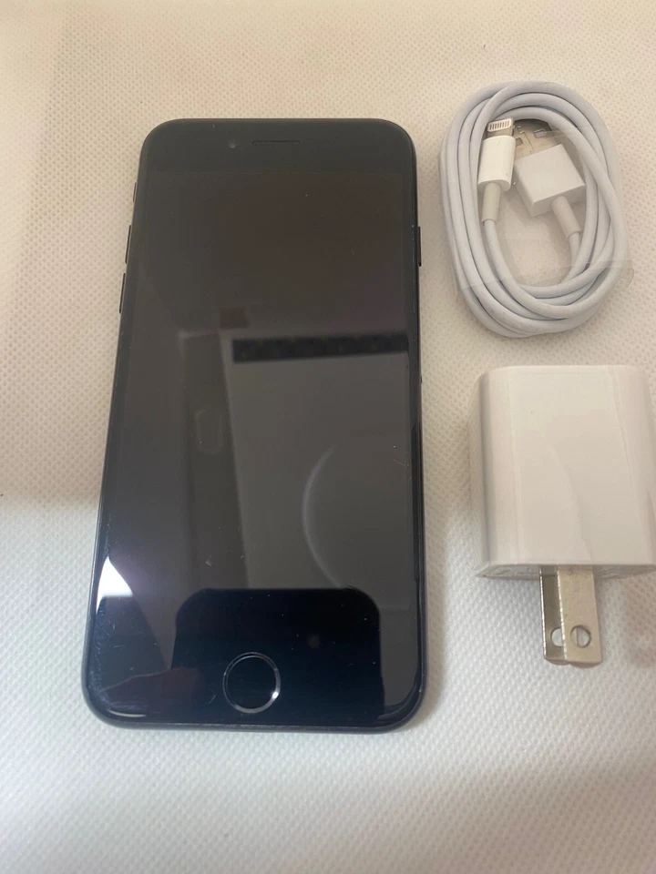Apple iPhone 7 - 256GB - Black- fully  Unlocked - USED Fair - Image 2 of 4