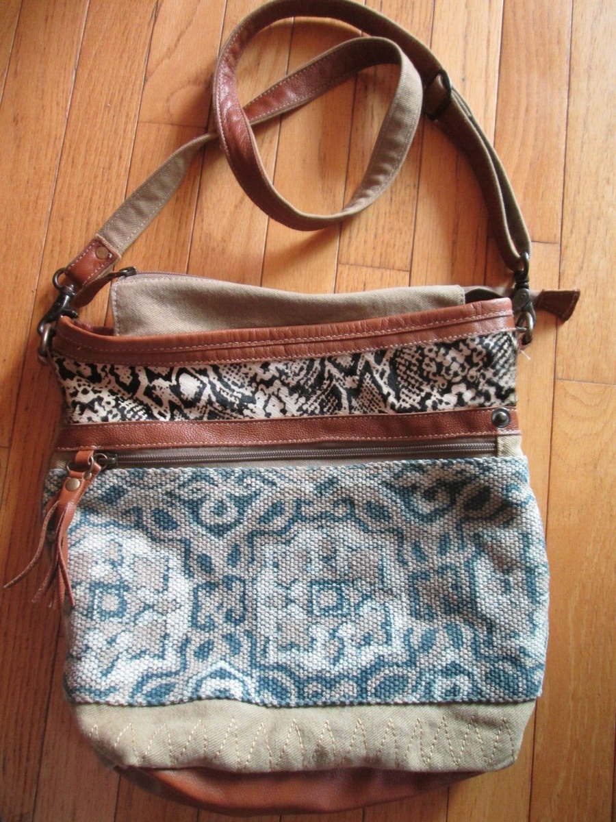 Myra Crossbody Bag Tapestry Canvas w Fur & Leather Trim Boho  display picture 2