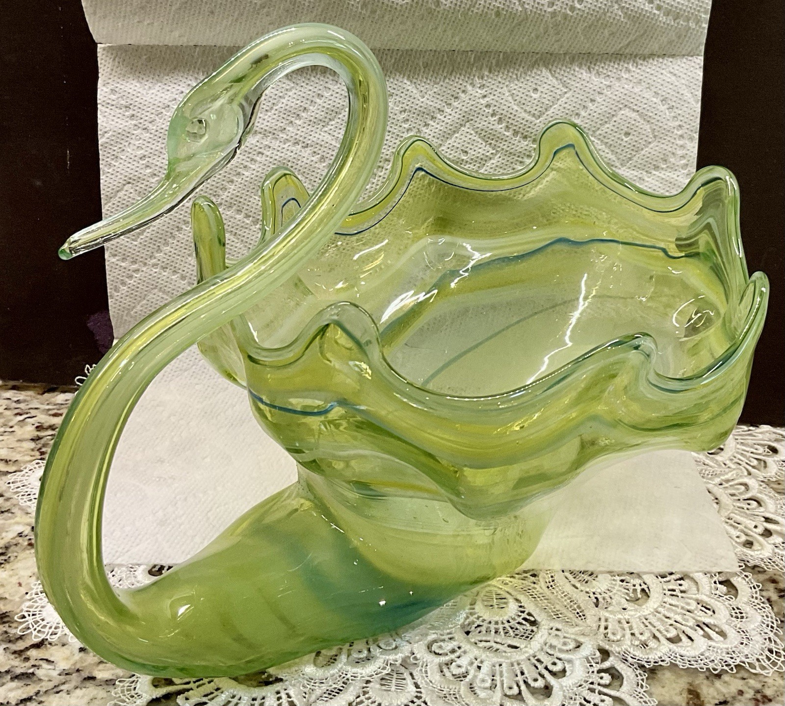 VTG. MCM SOONER ART GLASS MURANO  GREEN SWIRL SWAN CENTERPIECE BOWL