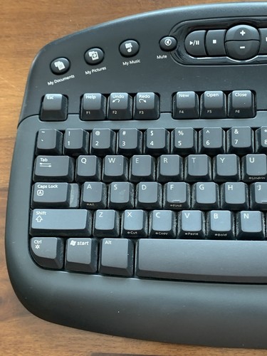 WUR0445 Microsoft Wireless MultiMedia Keyboard 1.1, Mouse + Receiver - Picture 6 of 12