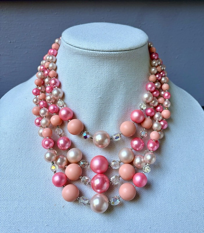 Vintage Three Strand Pink Necklace UV Reactive Glow loose Sight Aurora Borealis